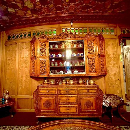 Srīnagar The Badyari Palace Houseboats المظهر الخارجي الصورة
